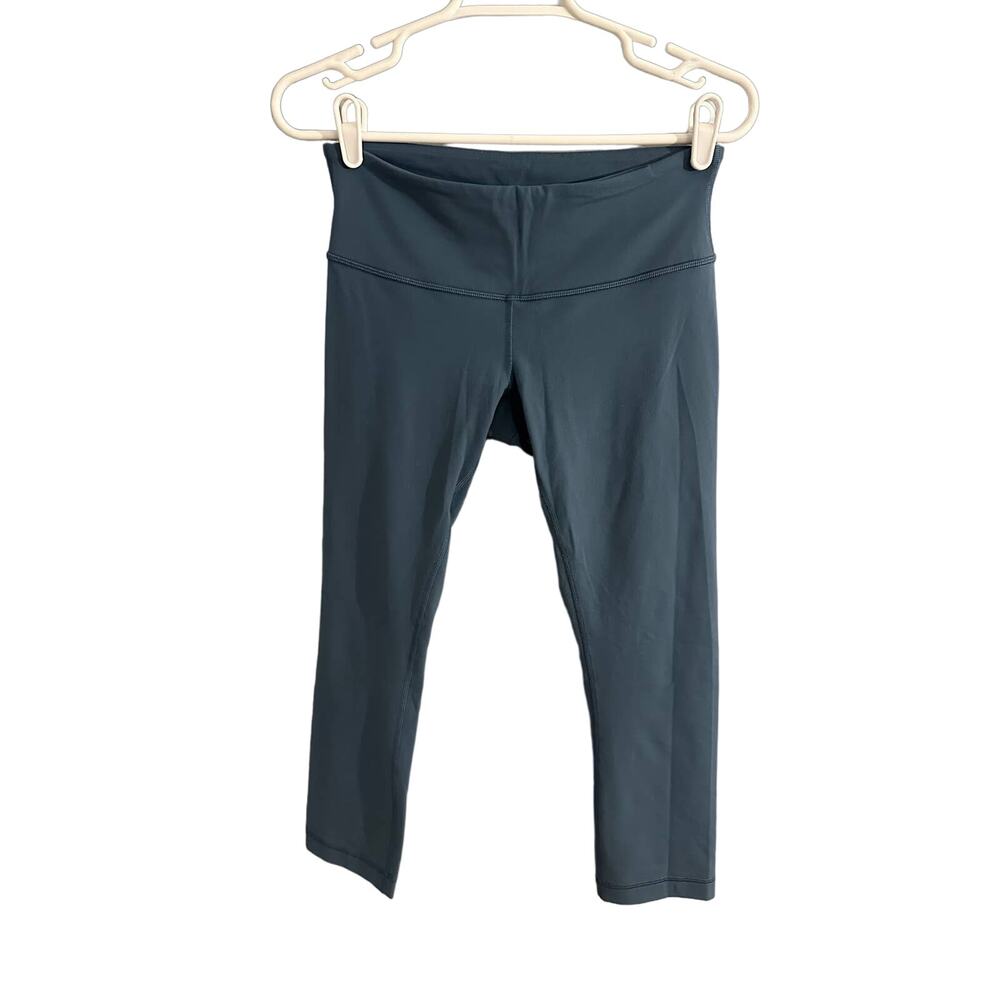 Lululemon Capri Legging Blue Size 6